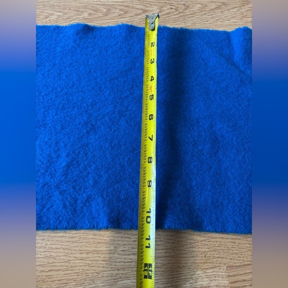 B. Alman a Co blue scarf - Picture 6 of 6